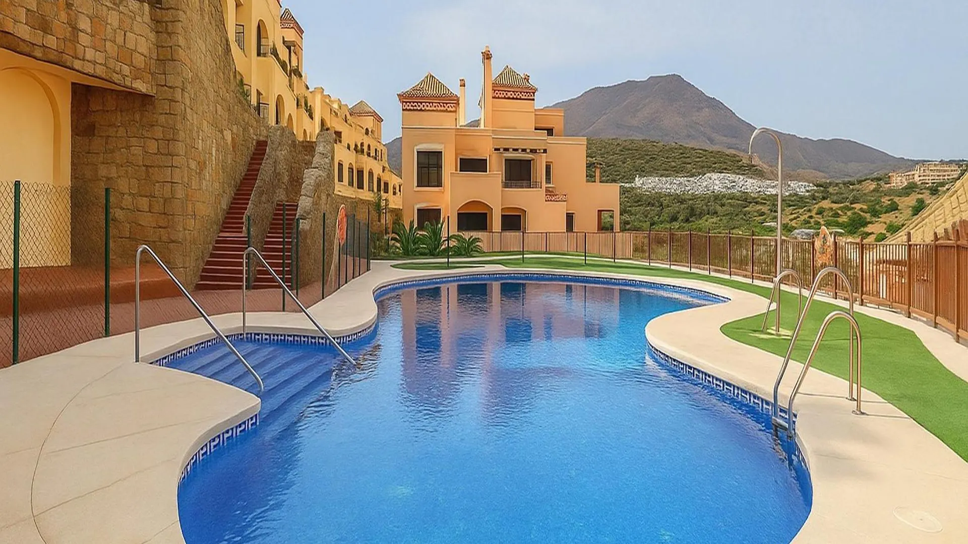 Apartment Dona Lucia Resort- Between Mountain And Sea Estepona