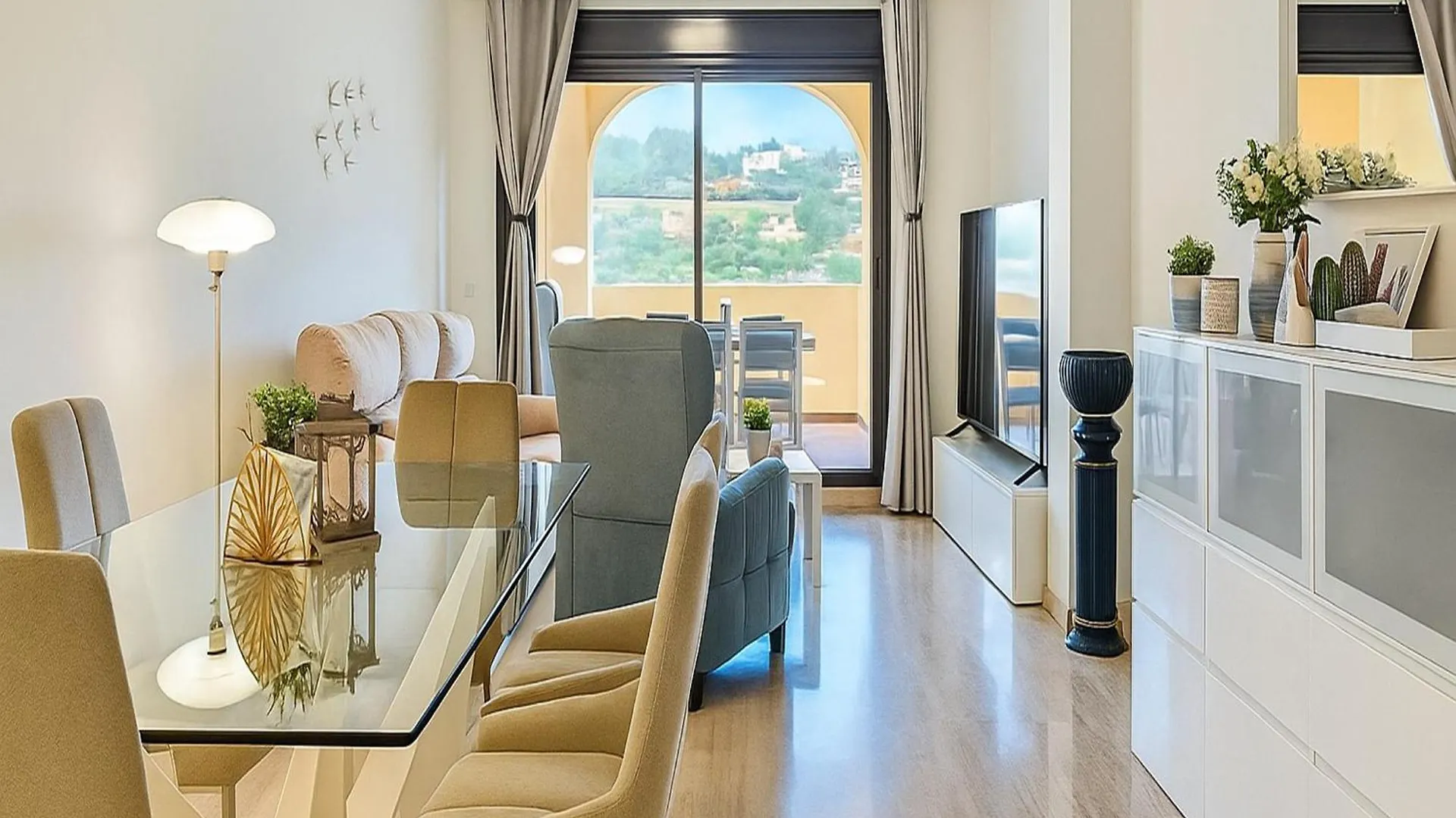 Dona Lucia Resort- Between Mountain And Sea Estepona Apartmán